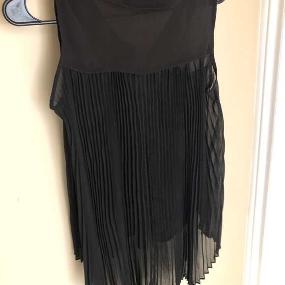 BCBG pleated tank small - Picture 2 of 2